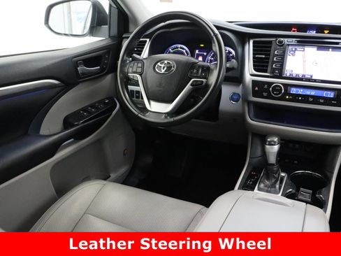 Used 2018 Toyota Highlander Limited image 35