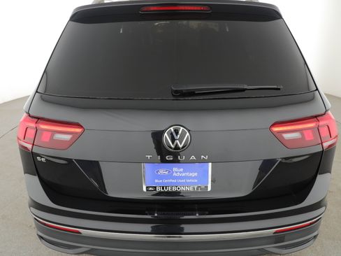 Used 2024 Volkswagen Tiguan SE image 4