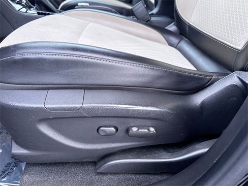 Used 2020 Buick Encore Preferred image 11