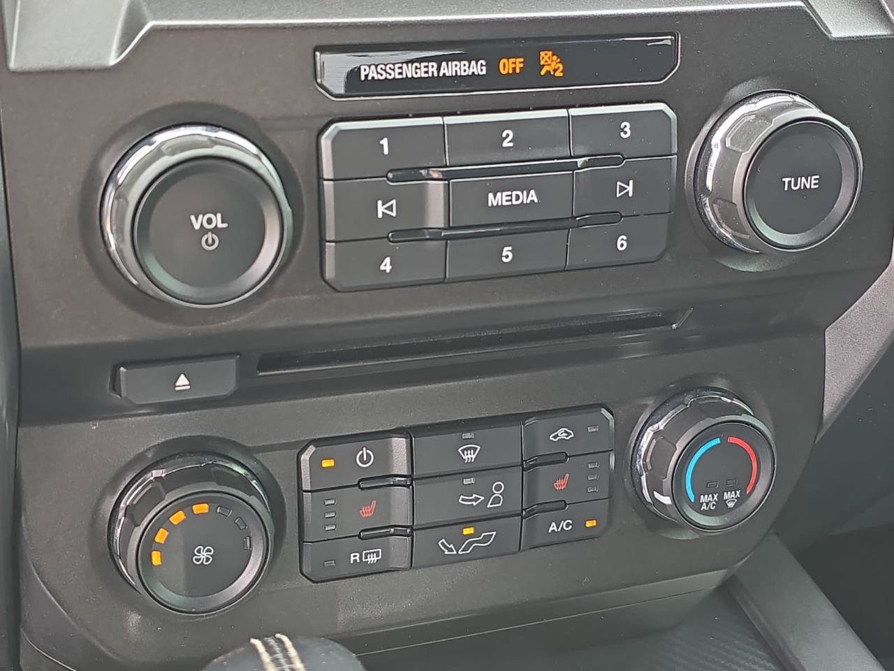Used 2018 Ford F150 XLT w/ Equipment Group 302A Luxury AWD/4WD image 30