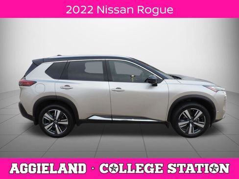 Used 2022 Nissan Rogue Platinum w/ Head-Up Display Package image 2
