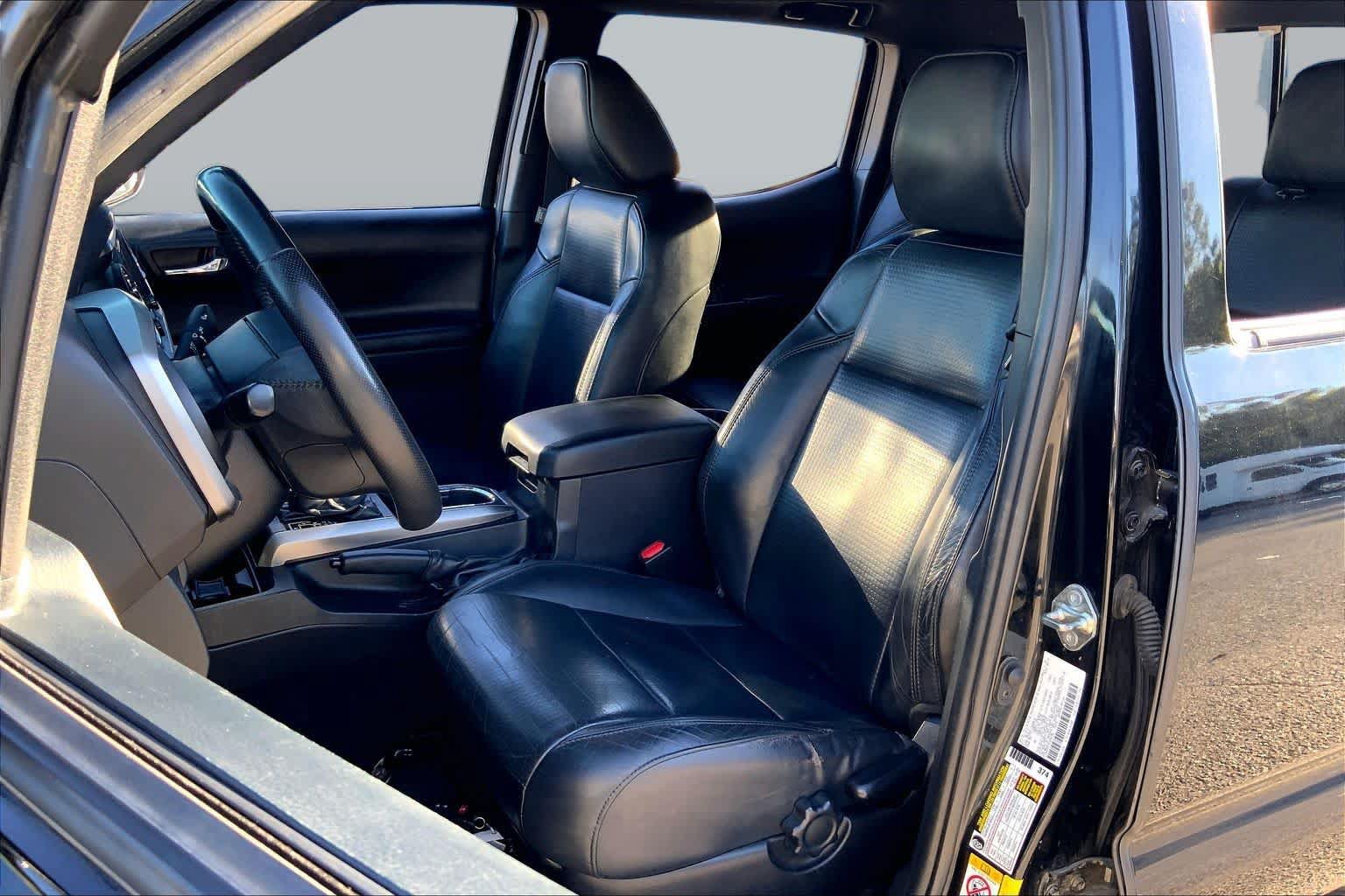 Used 2019 Toyota Tacoma Limited AWD/4WD image 8