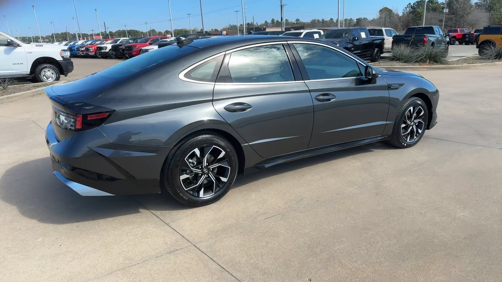 Used 2025 Hyundai Sonata SEL FWD image 9