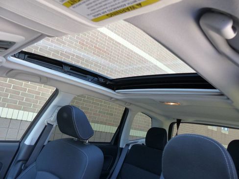 Used 2017 Subaru Forester 2.5i Premium AWD/4WD image 32