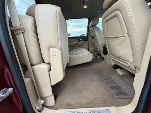 Used 2014 Chevrolet Silverado 2500 LTZ w/ LTZ Plus Package image 18