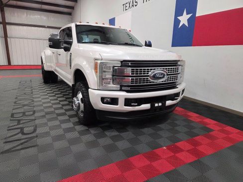 Used 2017 Ford F350 Platinum w/ Platinum Ultimate Package AWD/4WD image 15