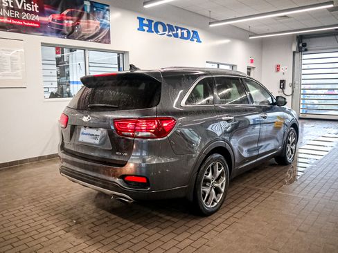 Used 2019 Kia Sorento EX image 11
