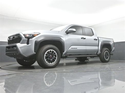 Used 2024 Toyota Tacoma 4x4 Double Cab image 32
