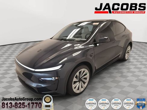 Used 2026 Tesla Model Y Long Range RWD image 1