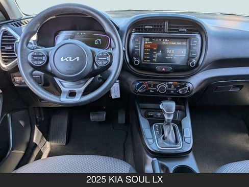 Used 2025 Kia Soul LX w/ LX Technology Package FWD image 13