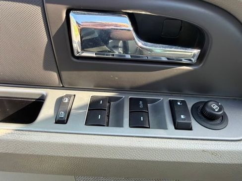 Used 2011 Ford Expedition XLT AWD/4WD image 24