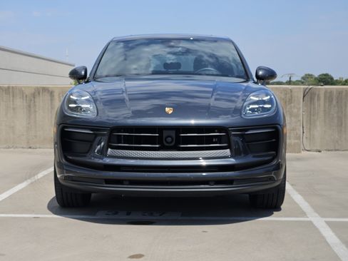 Certified 2026 Porsche Macan AWD/4WD image 11