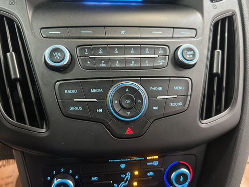 Used 2018 Ford Focus SE image 22