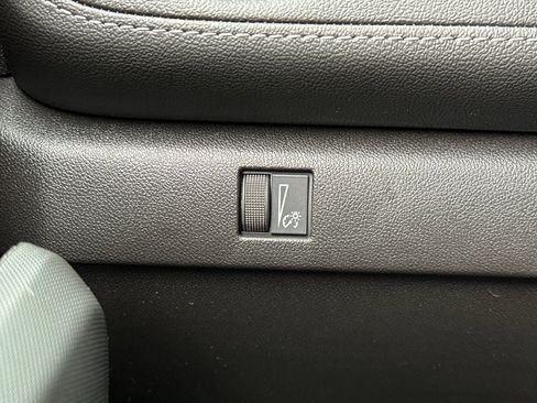 New 2026 Chevrolet Colorado LT image 30