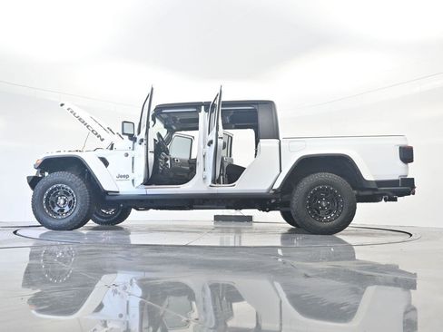 Used 2023 Jeep Gladiator Rubicon w/ LED Lighting Group AWD/4WD image 38
