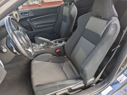 Used 2019 Toyota 86 RWD image 25