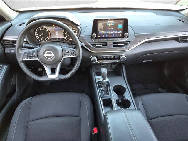 Used 2025 Nissan Altima 2.5 SV FWD image 21