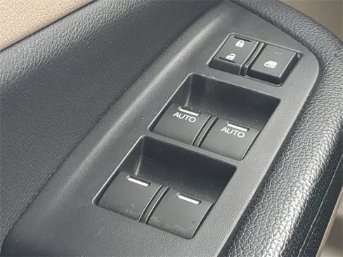 Used 2016 Honda Pilot Touring image 24