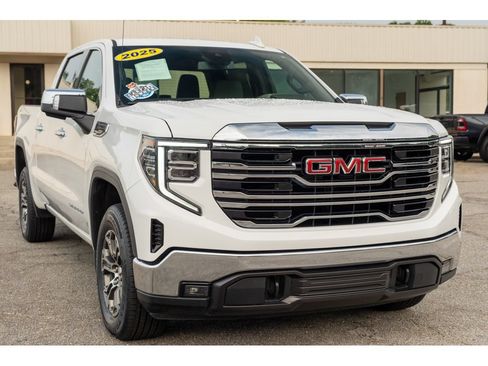 Used 2025 GMC Sierra 1500 SLT AWD/4WD image 34