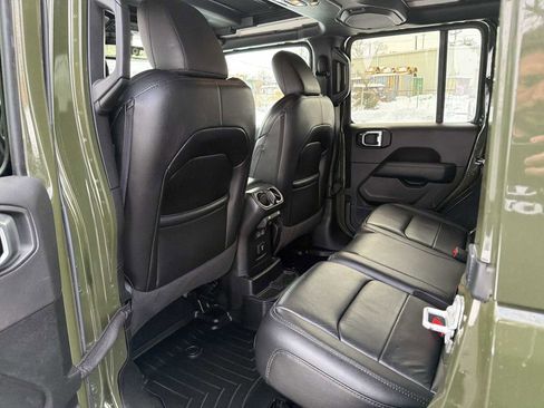 Used 2021 Jeep Wrangler Unlimited Sahara image 12