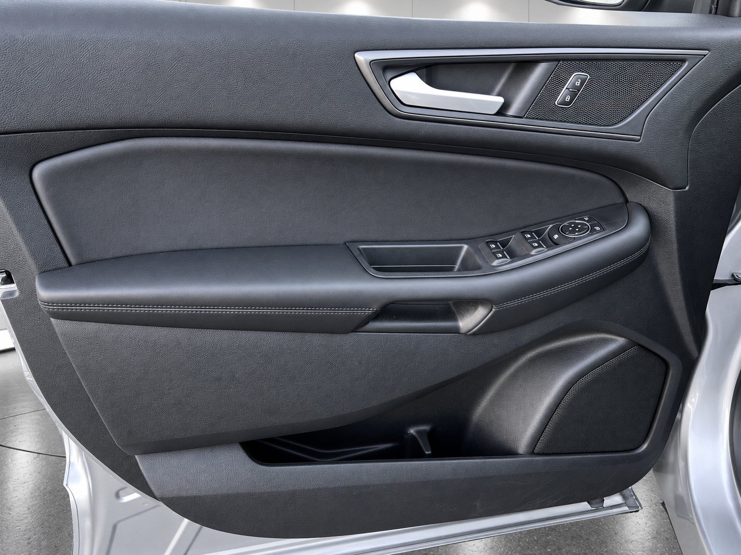 Used 2021 Ford Edge SE w/ Cargo Accessory Package AWD/4WD image 7