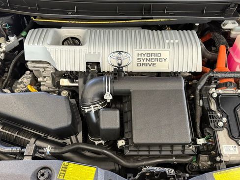 Used 2015 Toyota Prius Two image 31