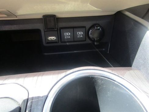 Used 2020 Toyota Highlander Limited image 29