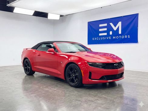 Used 2020 Chevrolet Camaro LT RWD image 1