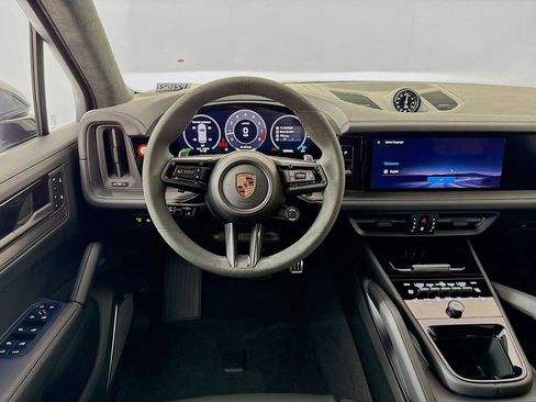 New 2026 Porsche Cayenne GTS image 18