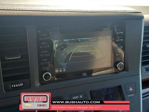 Used 2020 Toyota Sienna Limited Premium image 28