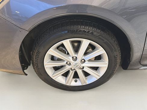 Used 2013 Toyota Camry XLE w/ Leather Pkg image 11