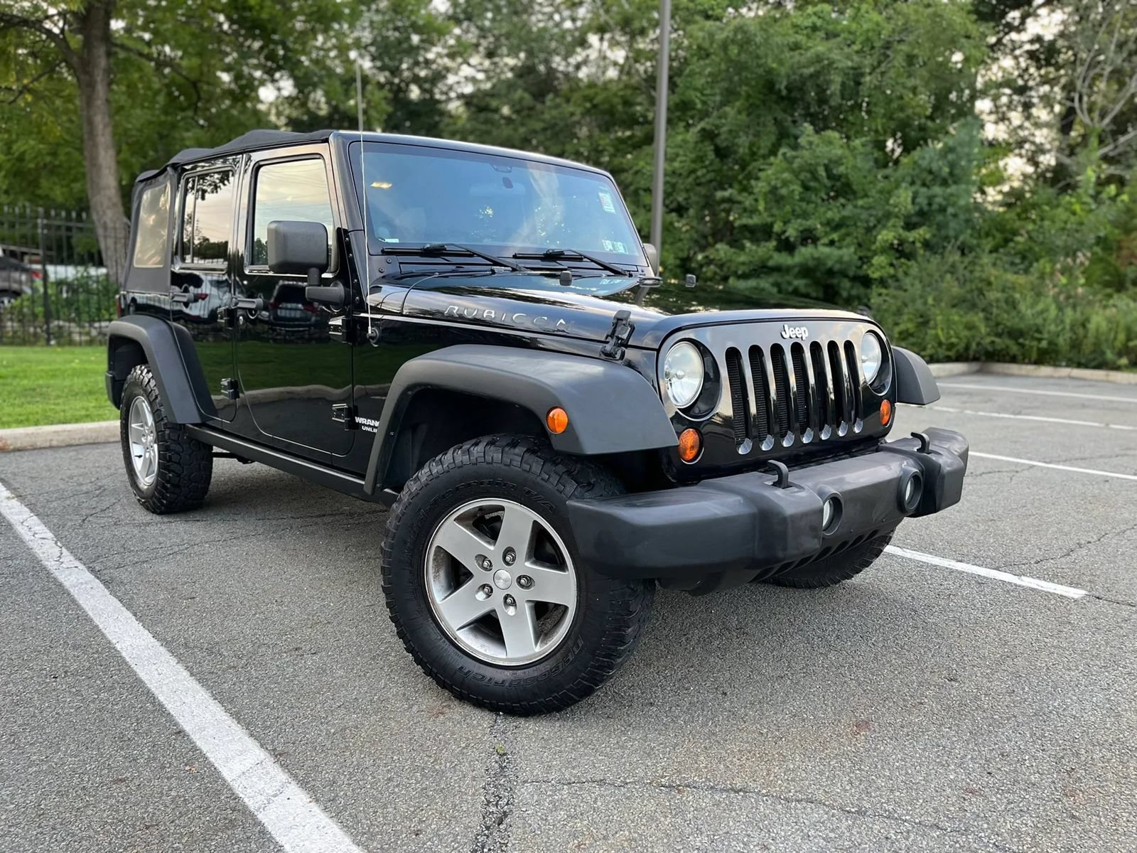 Used 2012 Jeep Wrangler Unlimited Rubicon w/ Connectivity Group AWD/4WD image 1