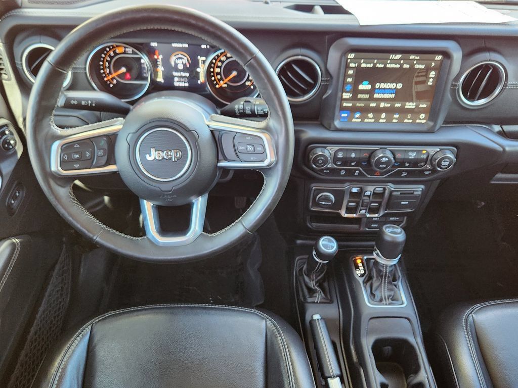 Used 2020 Jeep Wrangler Unlimited Sahara AWD/4WD image 3