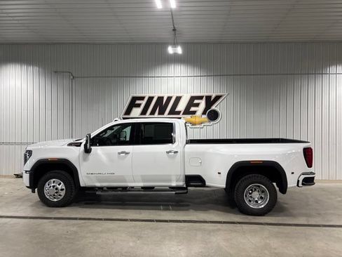 Used 2024 GMC Sierra 3500 Denali w/ Denali Reserve Package AWD/4WD image 1