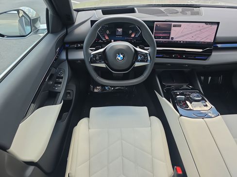 Used 2025 BMW 530i 530i image 15