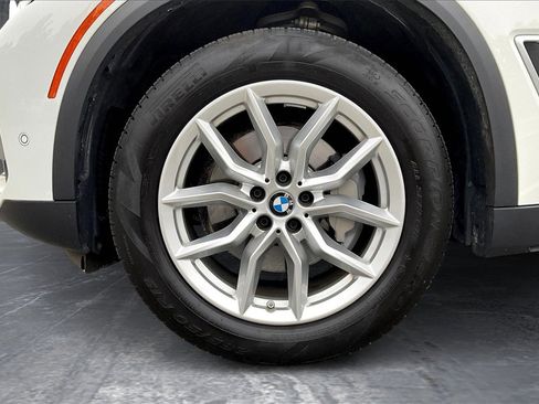 Used 2022 BMW X5 xDrive40i w/ Parking Assistance Package image 28