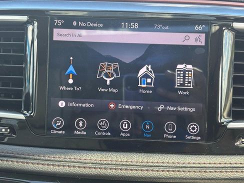 Used 2020 Chrysler Pacifica Limited image 14