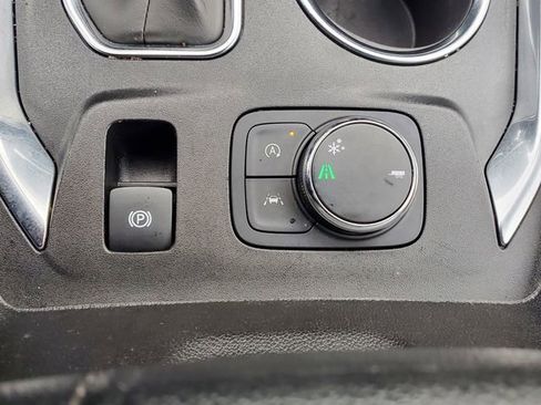 Certified 2023 Chevrolet Traverse LT image 33