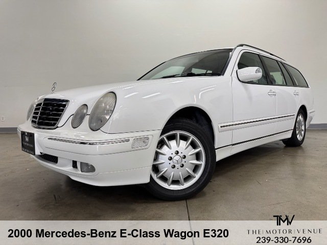 Used 2000 Mercedes-Benz E 320 4MATIC Wagon image 3