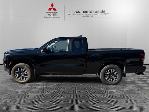 Used 2022 Nissan Frontier SV image 8