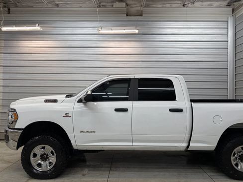 Used 2022 RAM 2500 Big Horn AWD/4WD image 3