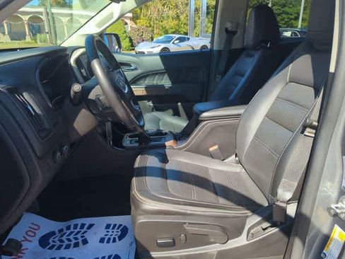 Certified 2022 GMC Canyon Denali image 18