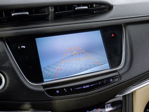 Used 2017 Cadillac XT5 FWD w/ LPO, Wheel Lock Package image 18