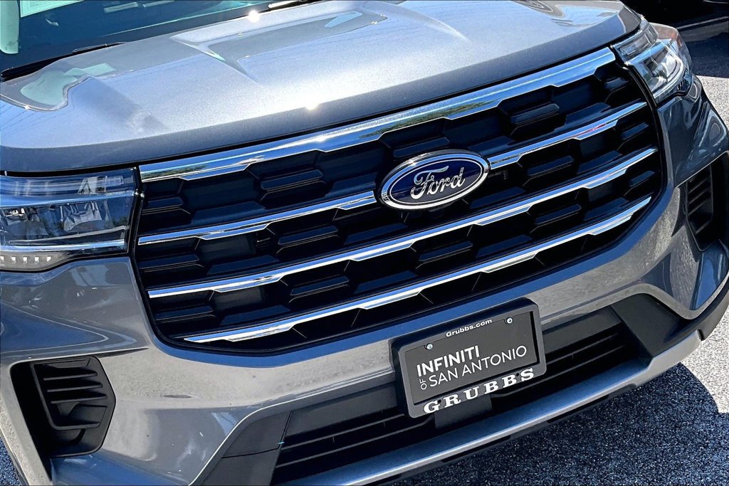 Used 2025 Ford Explorer Active RWD image 38