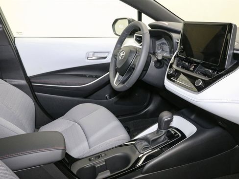 Used 2024 Toyota Corolla SE image 14