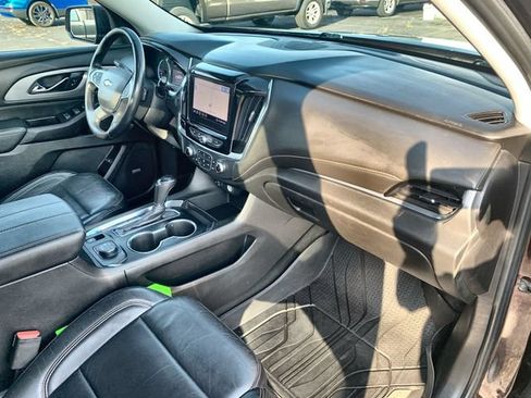 Certified 2020 Chevrolet Traverse LT w/ LT Premium Package AWD/4WD image 30