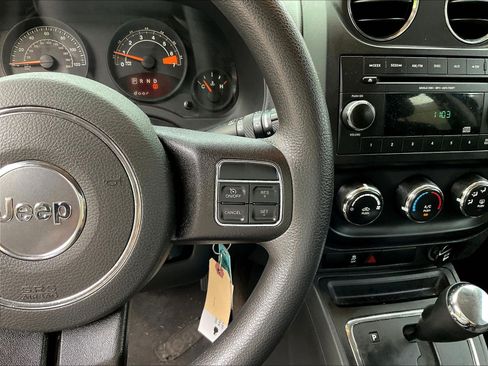 Used 2014 Jeep Compass Sport w/ Power Value Group FWD image 13
