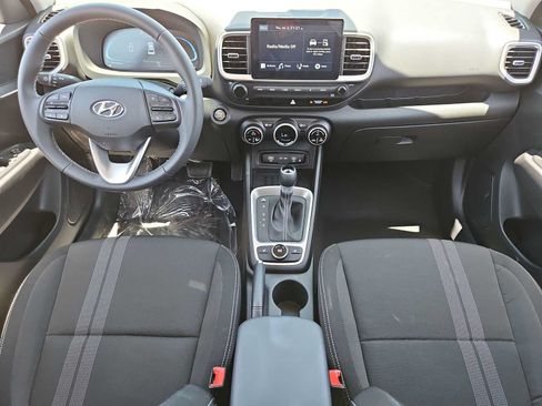 Used 2026 Hyundai Venue SEL FWD image 15