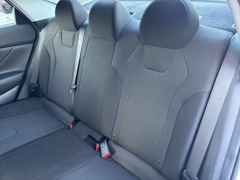 Used 2023 Hyundai Elantra SE FWD image 33
