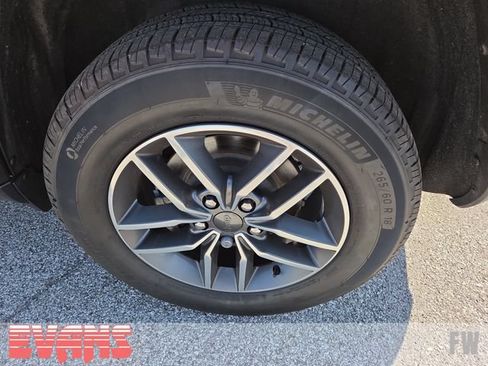 Used 2019 Jeep Grand Cherokee Limited AWD/4WD image 28